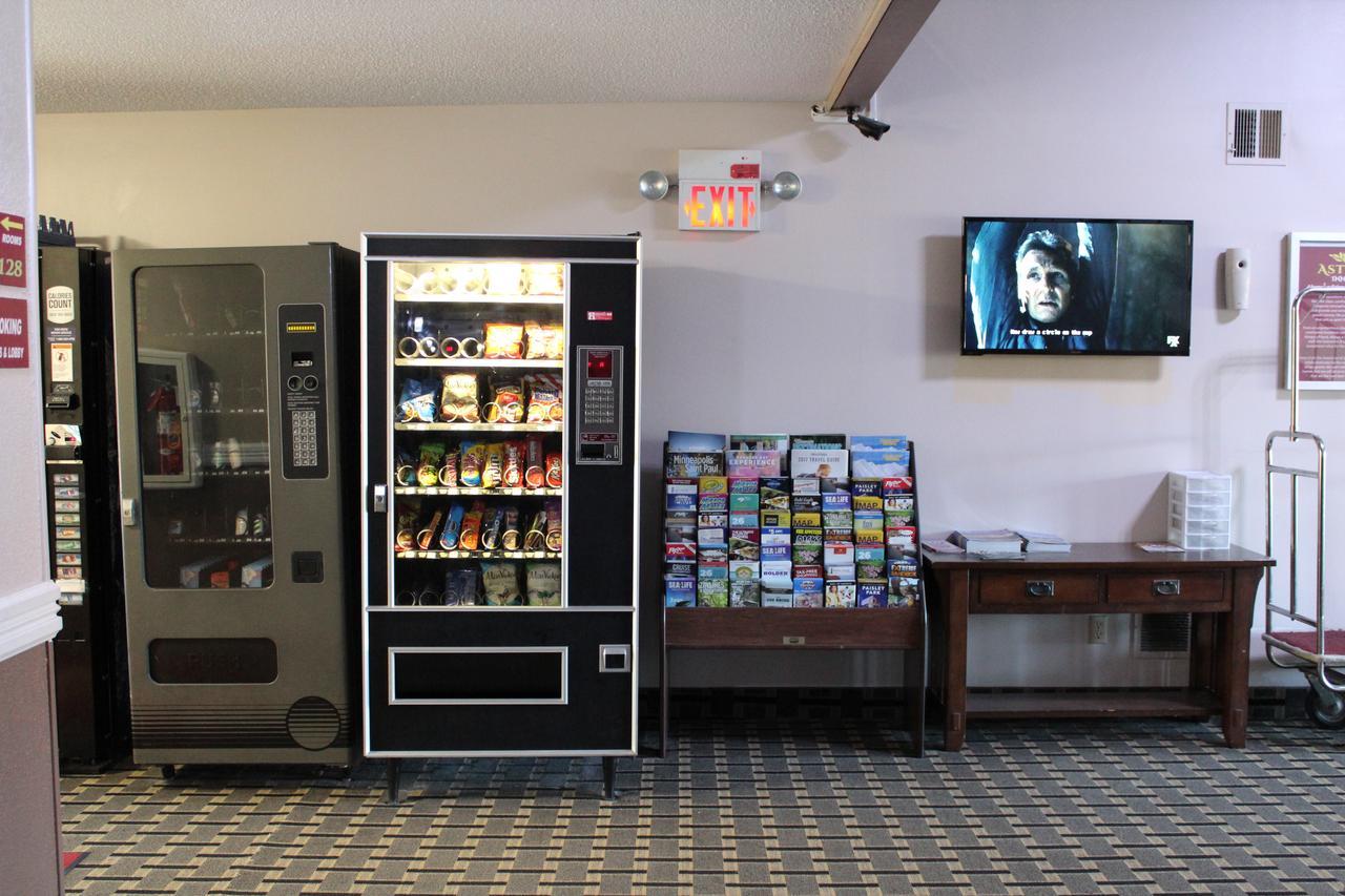 Coratel Inn And Suites メープル・グローブ エクステリア 写真