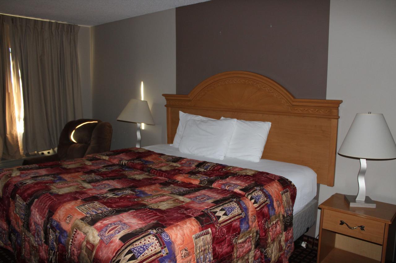 Coratel Inn And Suites メープル・グローブ エクステリア 写真