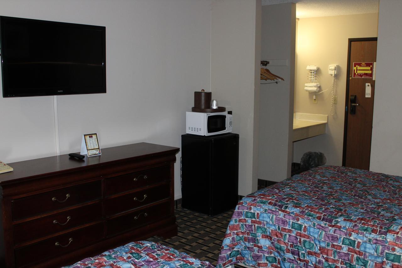 Coratel Inn And Suites メープル・グローブ エクステリア 写真
