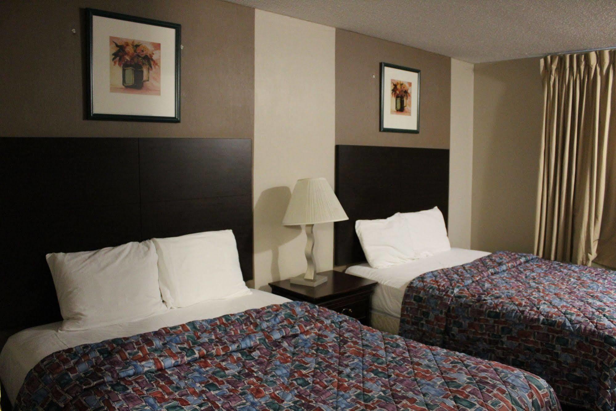 Coratel Inn And Suites メープル・グローブ エクステリア 写真