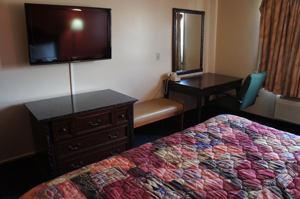 Coratel Inn And Suites メープル・グローブ エクステリア 写真